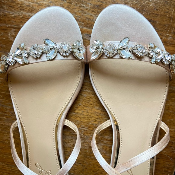 Stunning Badgley Mischka Flats - Picture 1 of 12